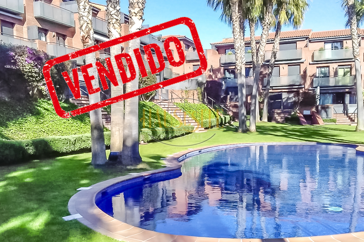 Casa_apareada_en_venta_calle_campmari_sitges-_vendido_